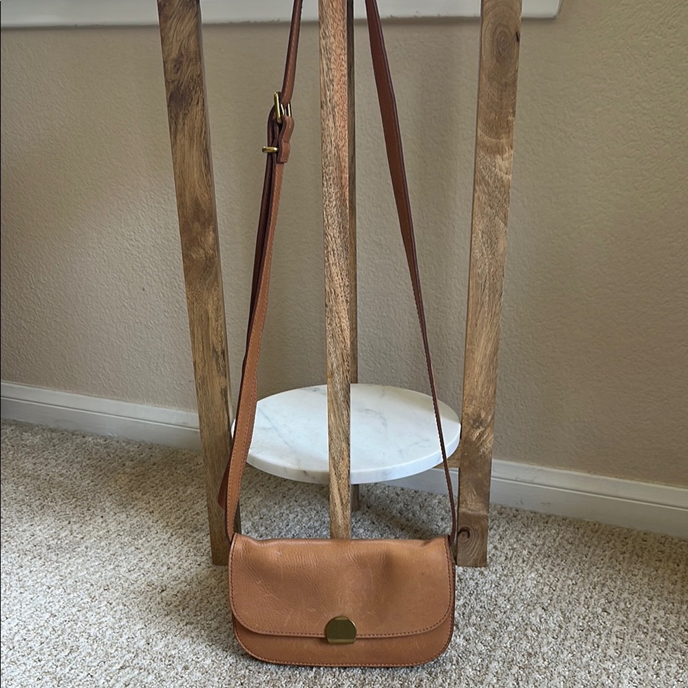 Madewell Tan Leather Abroad Convertible Crossbody Bag Timeless Design